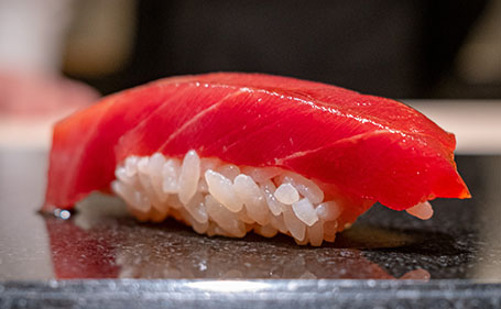 A modern sushi restaurant that offers guests the most exclusive anago (conger eel) available in Tokyo
