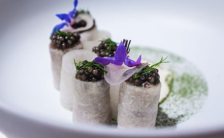 「浅草」というテロワールを繊細で温かな料理に昇華させていきたい