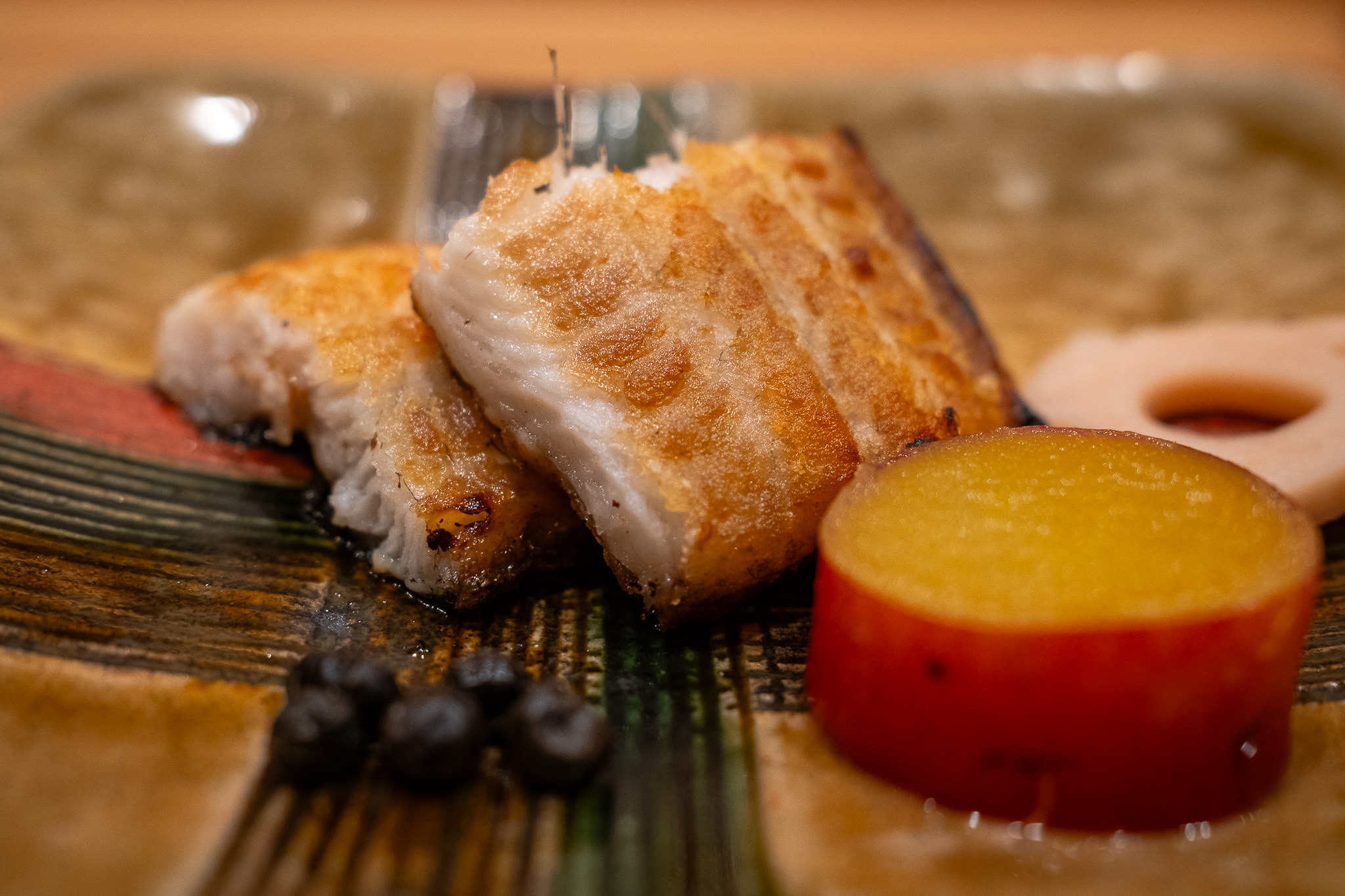 身近な魚を“ここだけの一皿”へ磨き上げる、確かな技が息づく「せん心」の流儀